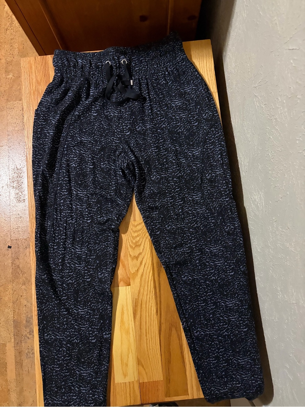 Women’s Hue Animal Print Joggers